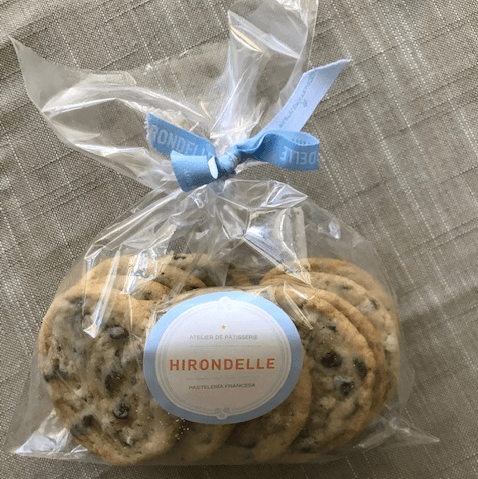 Pastelería Francesa Hirondelle - Galletas Chips Chocolate (10u) -  - Unas galletas clásicas e inflatables, doradas a su perfección. Esta cookie es la favorita de muchos! Bolsa con 10u.